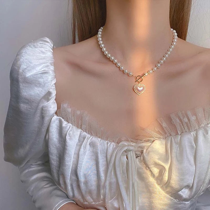 Colar Coração de Pérolas Elegante