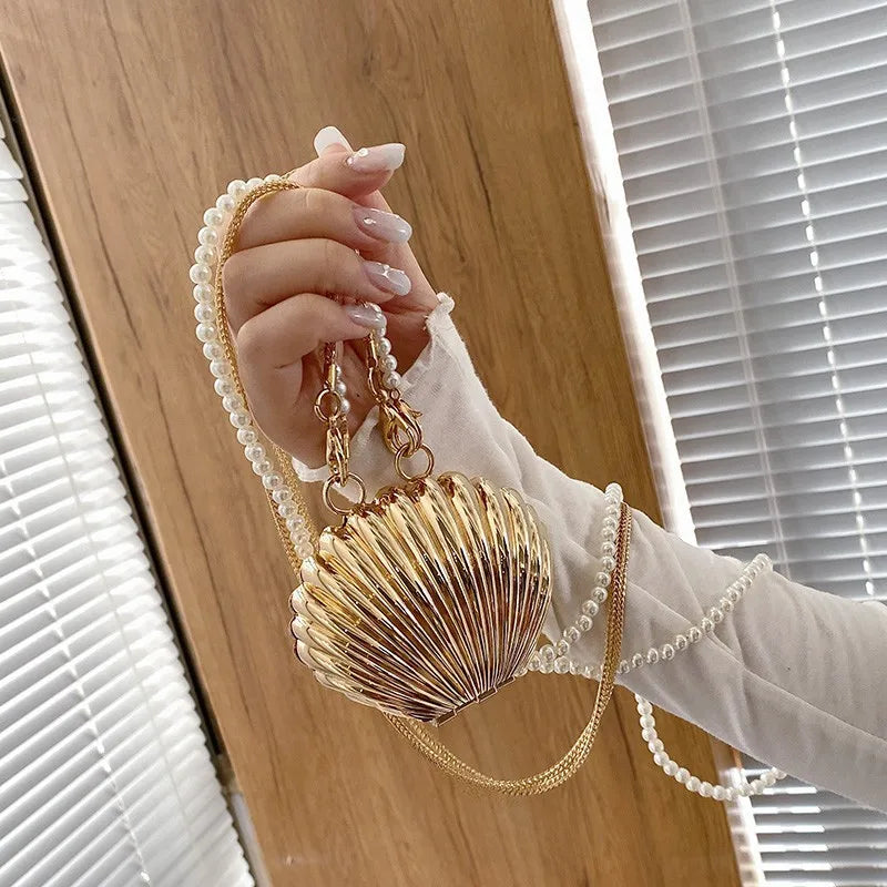 Bolsa Concha Mini Chic com Pérolas