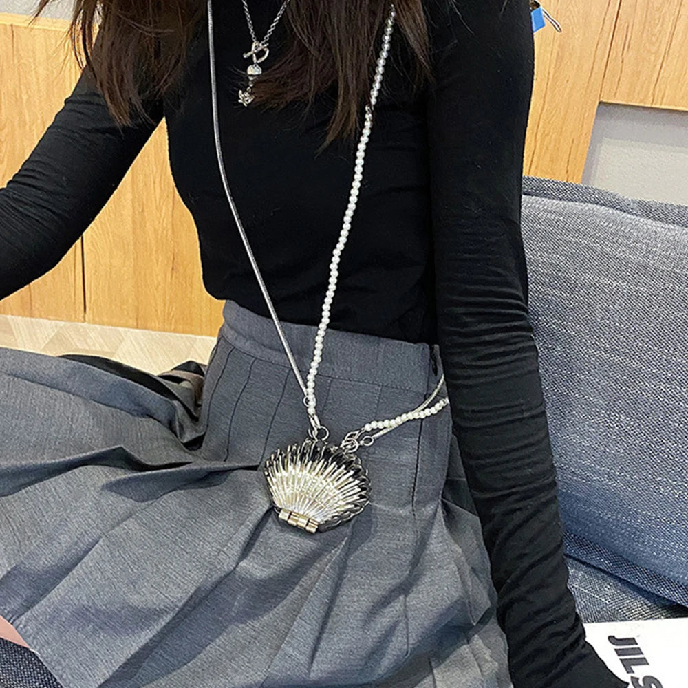 Bolsa Concha Mini Chic com Pérolas