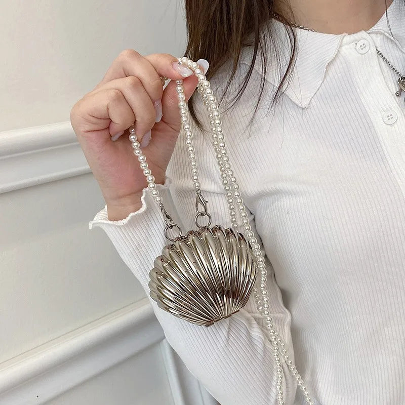 Bolsa Concha Mini Chic com Pérolas